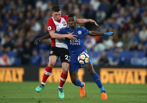 尽管困难重 尽管困难重